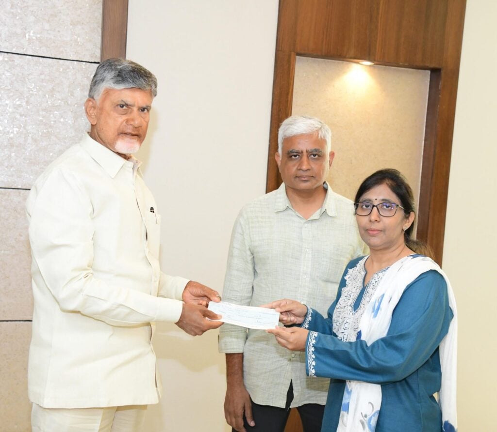 ys sunitha couple met chandrababu naidu over ys viveka murder case
